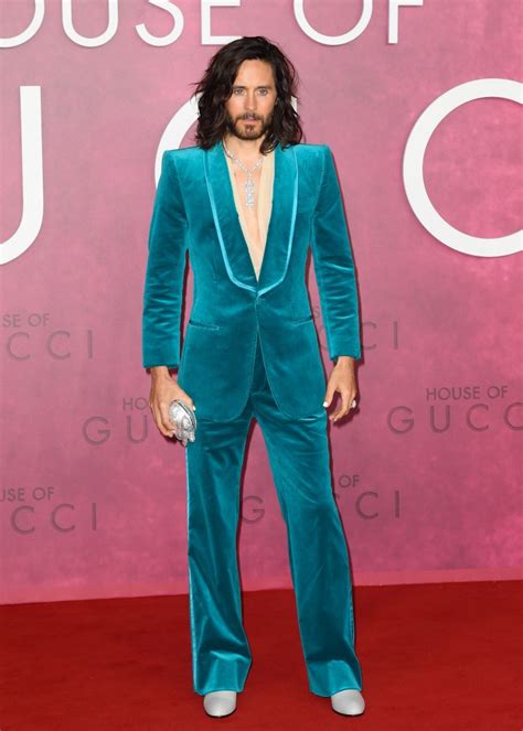 Jared Leto Rocks Blue Velvet Suit & Heels at ‘House of Gucci’ 